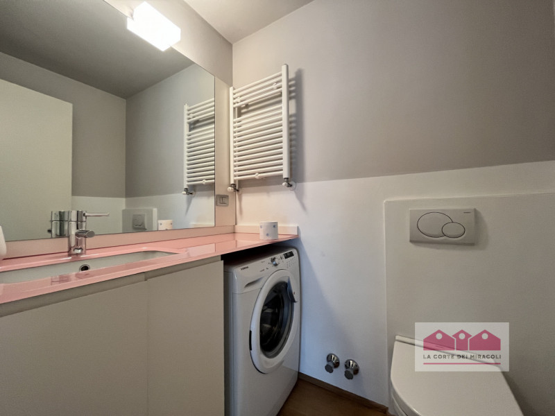 CORSO PALLADIO: ULTIMO PIANO SENZA ASCENSORE, INGRESSO, SOGGIORNO CON ANGOLO COTTURA, DUE CAMERE,...