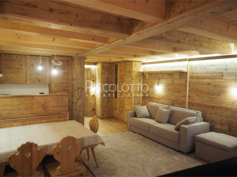 Rif. A4913 n.1 - DISPONIBILE PER LA STAGIONE ESTIVA 2026


Cortina d'Ampezzo - in posizione panor...