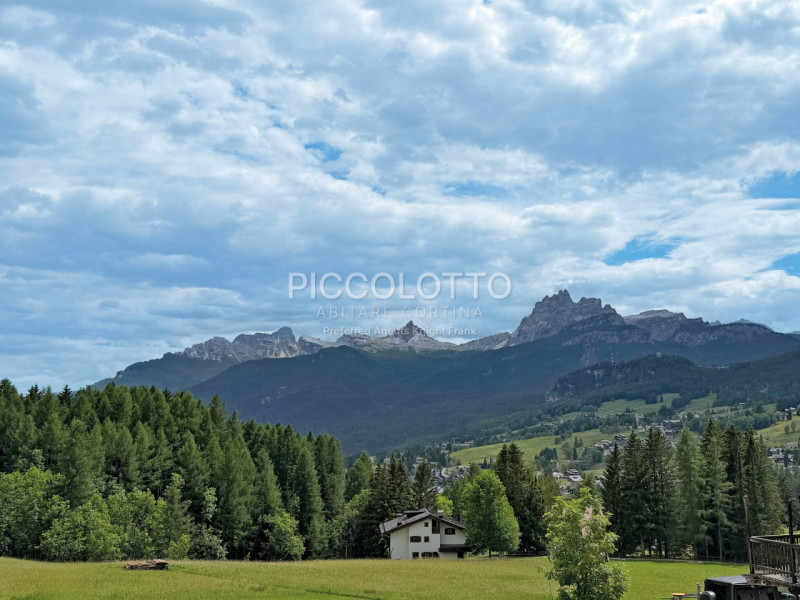 Rif. A4913 n.1 - DISPONIBILE PER LA STAGIONE ESTIVA 2026


Cortina d'Ampezzo - in posizione panor...
