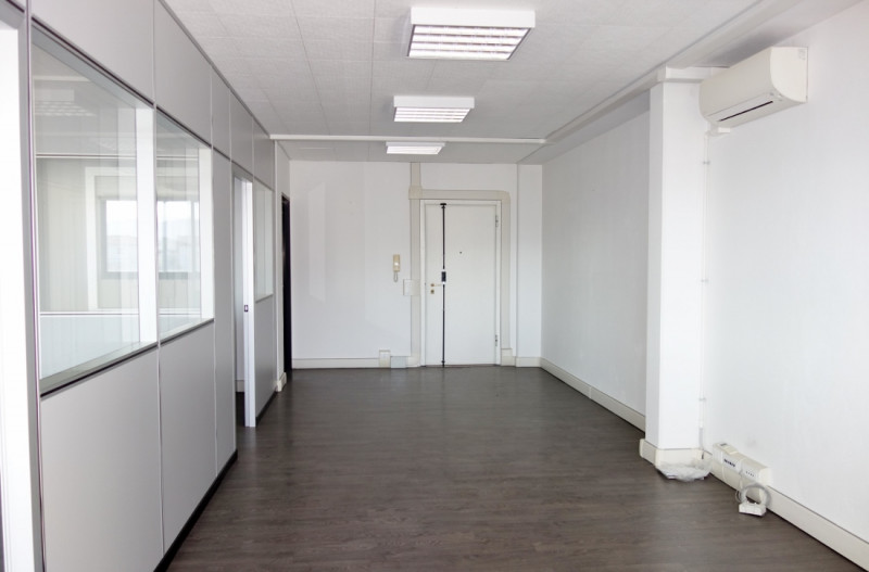 UFFICIO IN VENDITA PER INVESTIMENTO IN ZONA ALTE CECCATO DI MONTECCHIO - Rif.  7987
Al primo e ul...