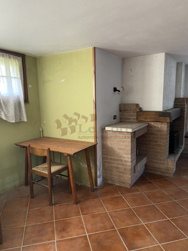 In zona residenziale e tranquilla, proponiamo ampia villa  su lotto di terreno indipendente. L'ab...