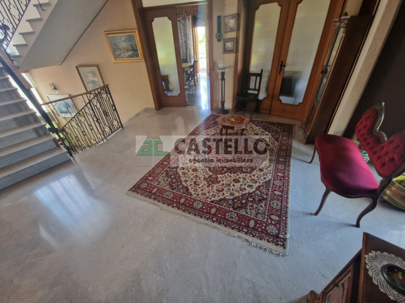 San Giorgio delle Pertiche Cavino importante porzione di bifamiliare dalle metrature introvabili,...