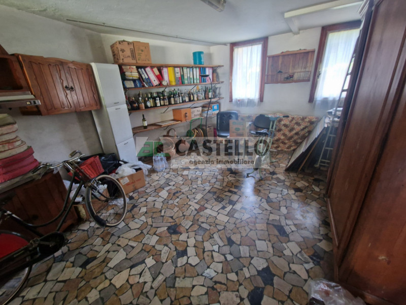 San Giorgio delle Pertiche Cavino importante porzione di bifamiliare dalle metrature introvabili,...