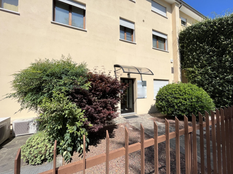 OPPORTUNITÀ UNICA: UFFICIO IN VENDITA IN POSIZIONE STRATEGICA

Nel cuore di Sarmeola di Rubano, l...