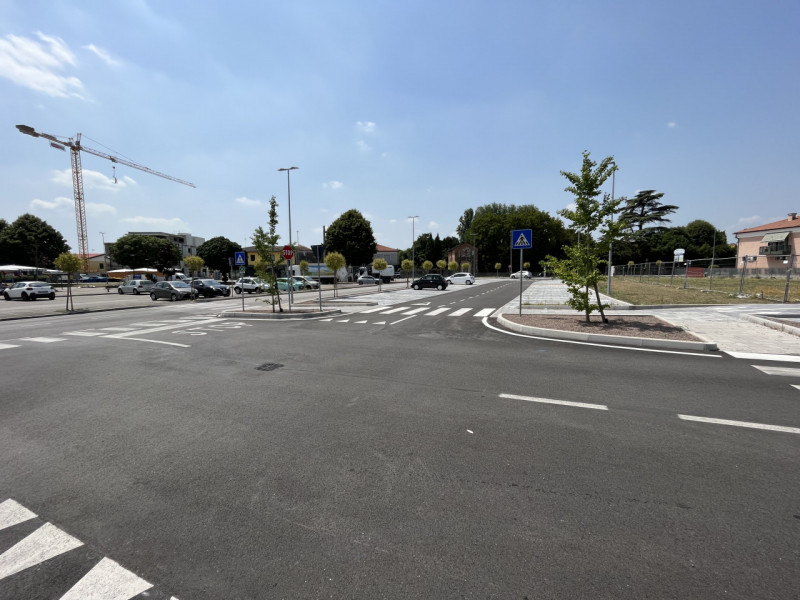 Nel cuore di Mestrino, in posizione centrale e di altissima visibilità, proponiamo in vendita un ...