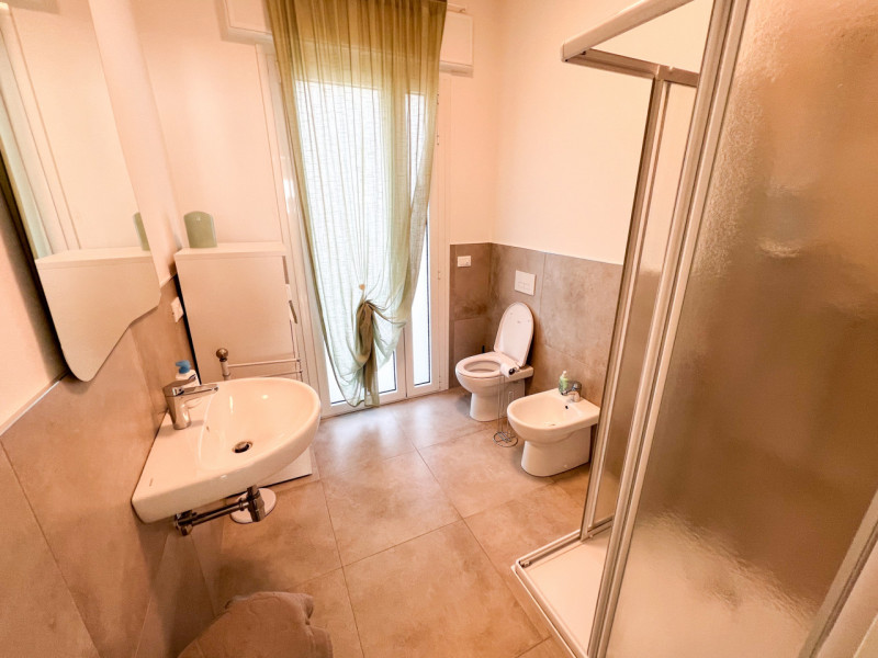 PER STUDENTI/ESSE
A pochi minuti dall'Università di Legnaro e da tutti i servizi, fermata del aut...