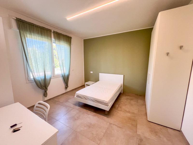 PER STUDENTI/ESSE
A pochi minuti dall'Università di Legnaro e da tutti i servizi, fermata del aut...