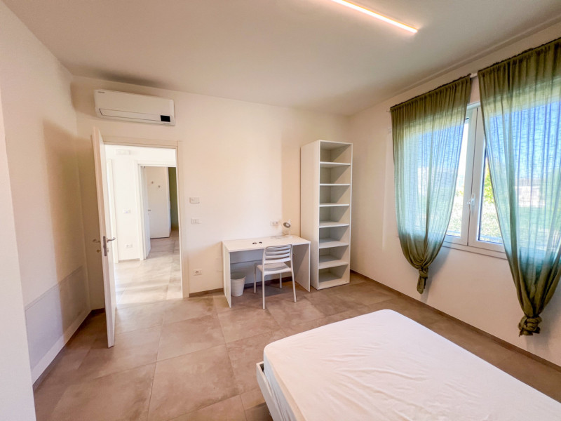 PER STUDENTI/ESSE
A pochi minuti dall'Università di Legnaro e da tutti i servizi, fermata del aut...