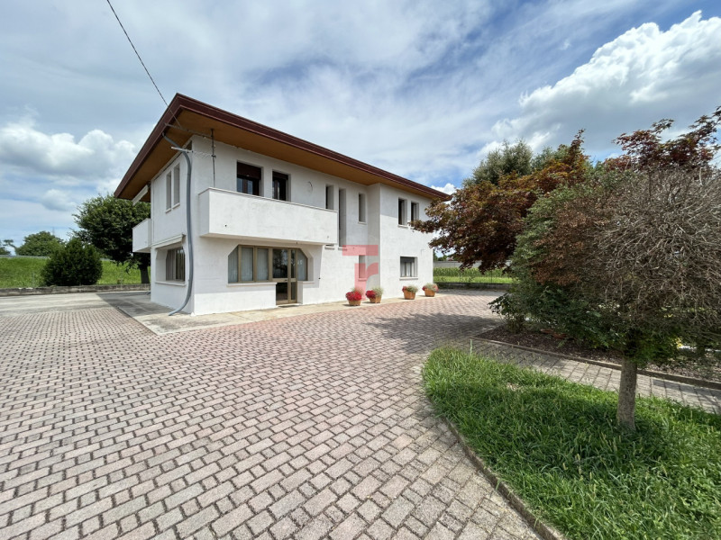 Vigodarzere - loc. Tavo. In zona residenziale e tranquilla, a pochi minuti dal comune di Campodar...