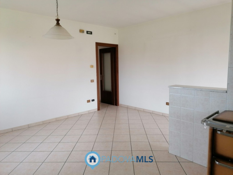 Immobile in esclusiva al Gruppo Padova MLS

CODEVIGO - Loc. ROSARA. 

Inserita su lotto di ca. 1....