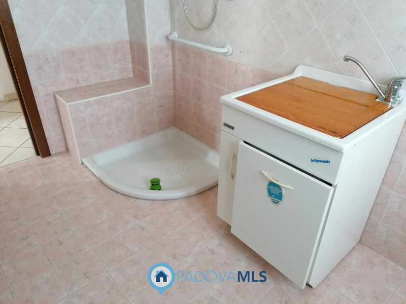 Immobile in esclusiva al Gruppo Padova MLS

CODEVIGO - Loc. ROSARA. 

Inserita su lotto di ca. 1....