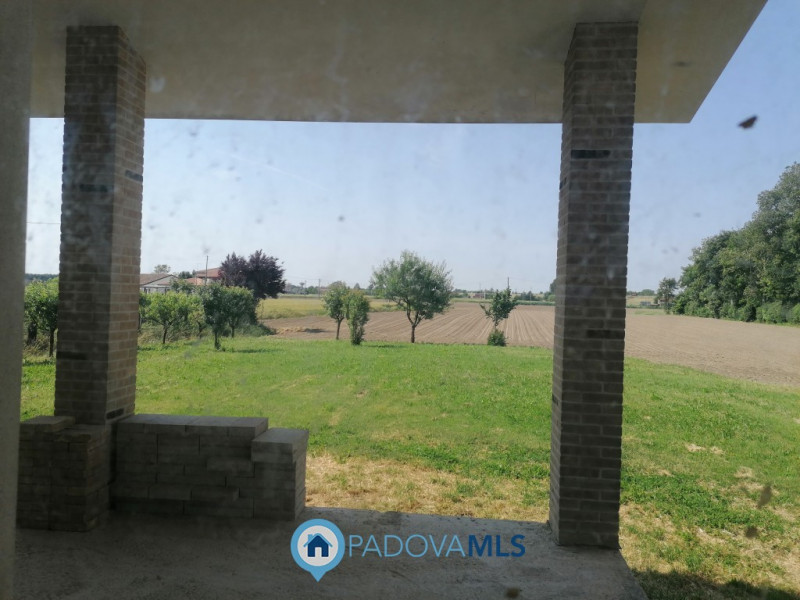 Immobile in esclusiva al Gruppo Padova MLS

CODEVIGO - Loc. ROSARA. 

Inserita su lotto di ca. 1....