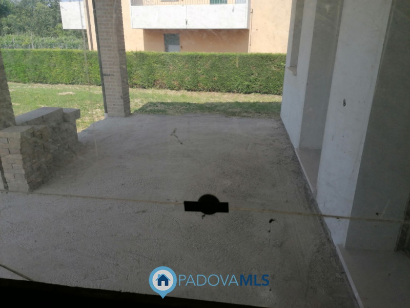 Immobile in esclusiva al Gruppo Padova MLS

CODEVIGO - Loc. ROSARA. 

Inserita su lotto di ca. 1....