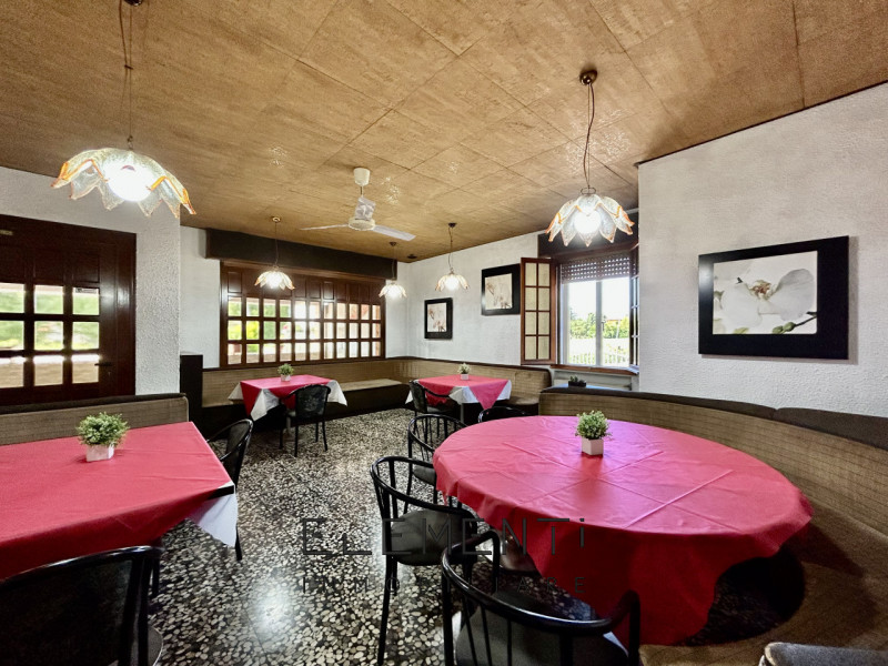 MONTAGNANA, Centro: in posizione strategica alle porte della città di Montagnana, si trova questo...