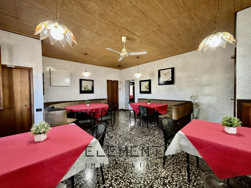 MONTAGNANA, Centro: in posizione strategica alle porte della città di Montagnana, si trova questo...