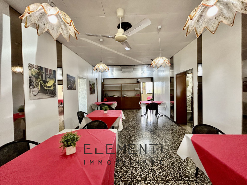 MONTAGNANA, Centro: in posizione strategica alle porte della città di Montagnana, si trova questo...