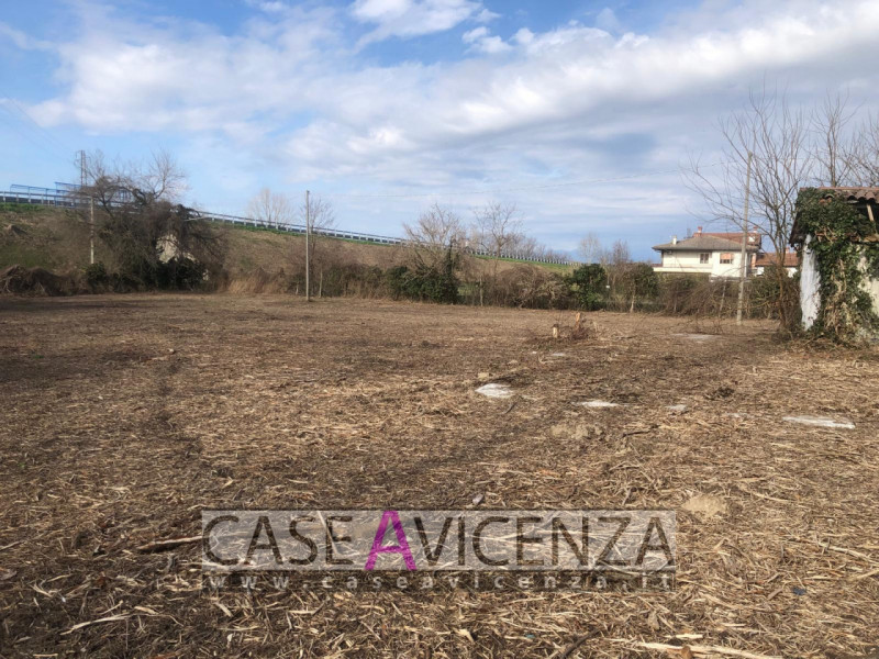 GRISIGNANO DI ZOCCO - TERRENO EDIFICABILE DI CIRCA 5400 MQ - USO RESIDENZIALE O PER ATTIVITA' TUR...