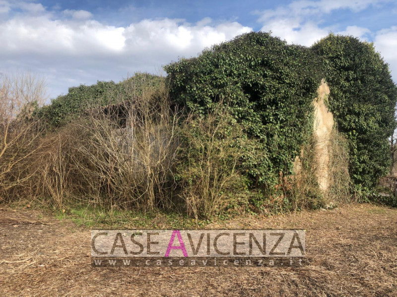 GRISIGNANO DI ZOCCO - TERRENO EDIFICABILE DI CIRCA 5400 MQ - USO RESIDENZIALE O PER ATTIVITA' TUR...