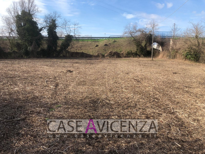 GRISIGNANO DI ZOCCO - TERRENO EDIFICABILE DI CIRCA 5400 MQ - USO RESIDENZIALE O PER ATTIVITA' TUR...