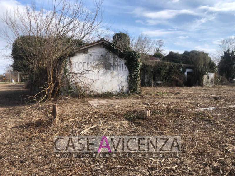 GRISIGNANO DI ZOCCO - TERRENO EDIFICABILE DI CIRCA 5400 MQ - USO RESIDENZIALE O PER ATTIVITA' TUR...