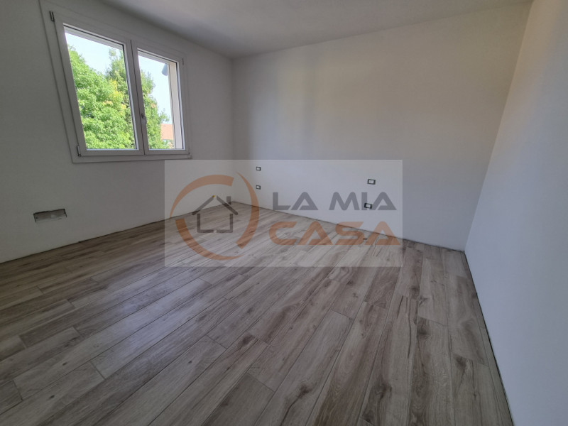 ANNUNCIO RIVOLTO A PERSONE CON REDDITI STABILI E DIMOSTRABILI E CONTRATTO DI LAVORO A TEMPO INDET...