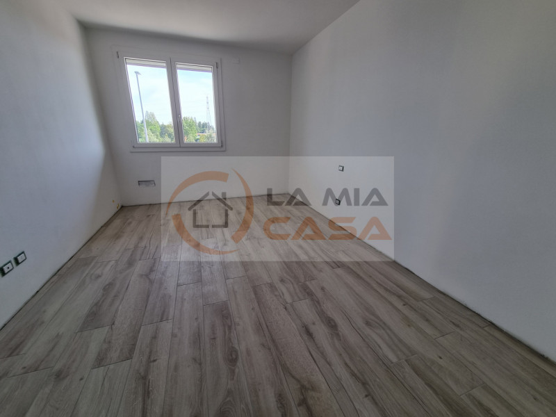 ANNUNCIO RIVOLTO A PERSONE CON REDDITI STABILI E DIMOSTRABILI E CONTRATTO DI LAVORO A TEMPO INDET...