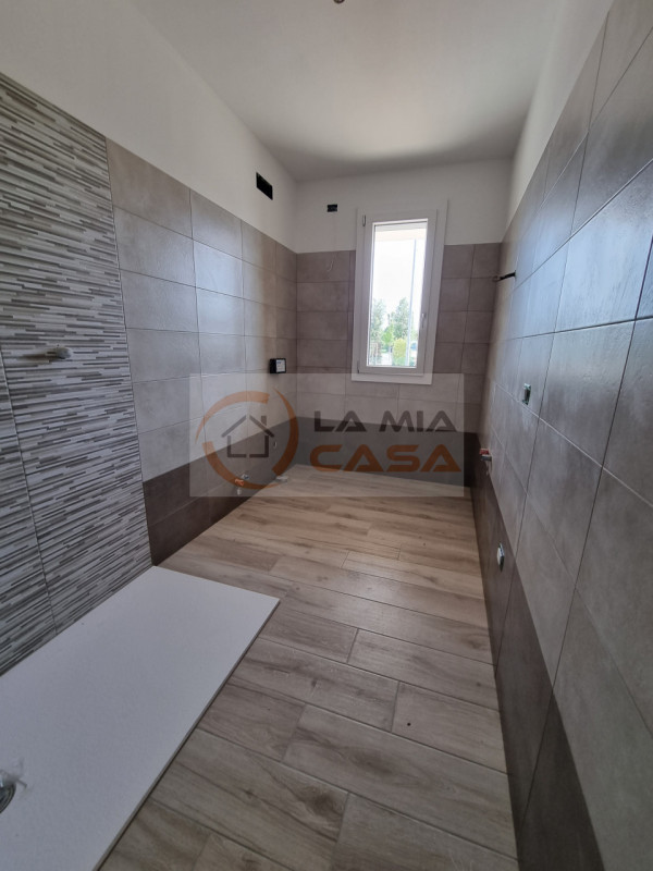 ANNUNCIO RIVOLTO A PERSONE CON REDDITI STABILI E DIMOSTRABILI E CONTRATTO DI LAVORO A TEMPO INDET...