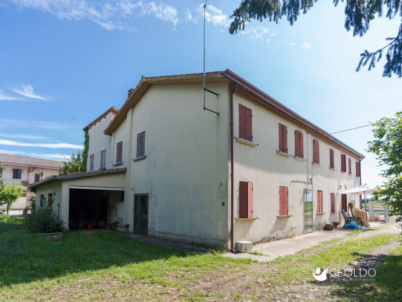 Vigonza: località Barbariga, proponiamo porzione di bifamiliare su lotto di c.a. 1200 mq, divisa ...