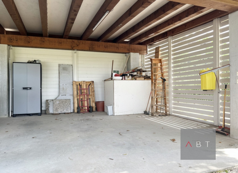 Appartamento situato al piano terra con ingresso indipendente e composto di: ingresso, soggiorno ...