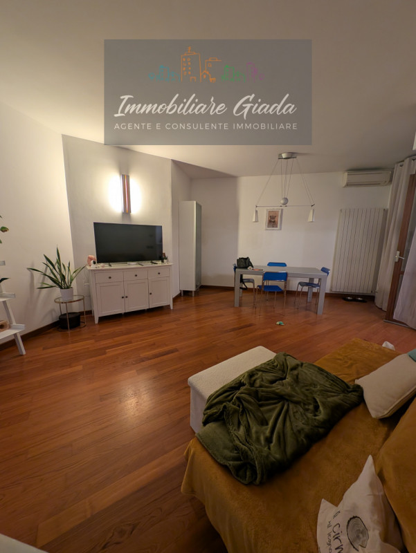 In una posizione privilegiata nel comune di Conegliano, nella zona delle piscine, proponiamo ques...