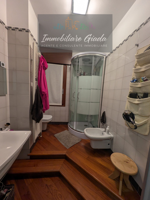 In una posizione privilegiata nel comune di Conegliano, nella zona delle piscine, proponiamo ques...