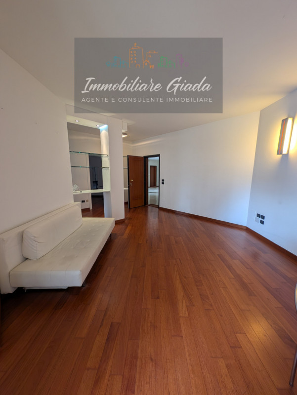 In una posizione privilegiata nel comune di Conegliano, nella zona delle piscine, proponiamo ques...