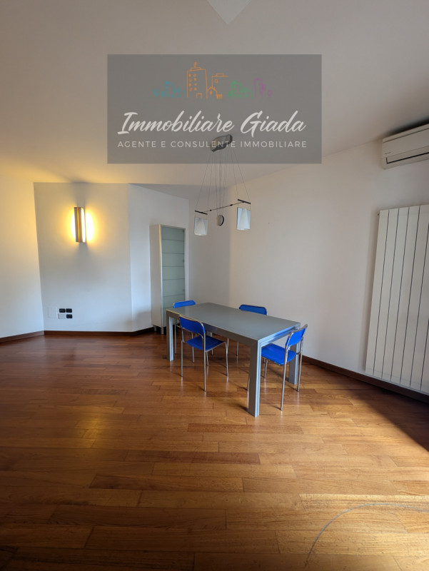 In una posizione privilegiata nel comune di Conegliano, nella zona delle piscine, proponiamo ques...