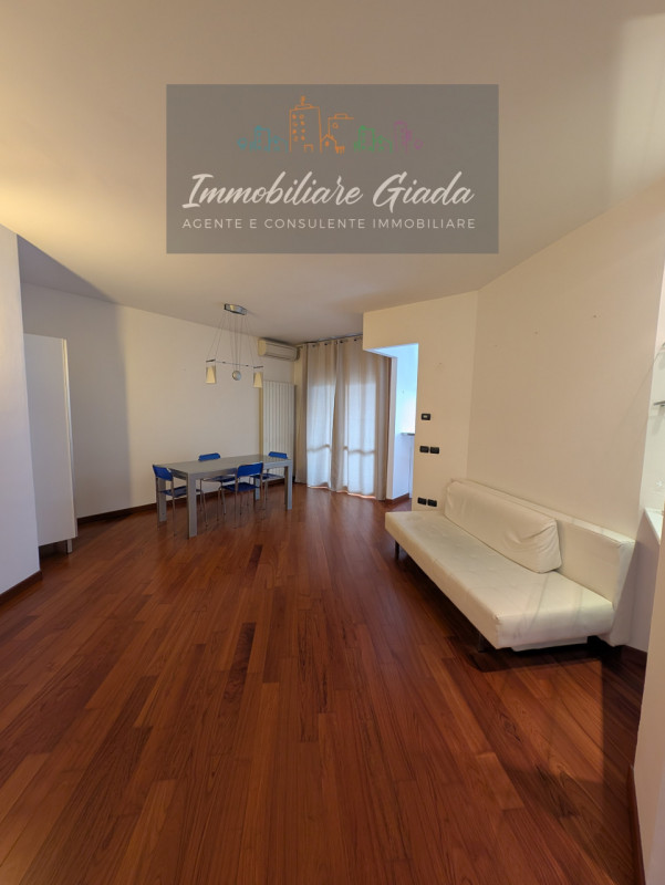 In una posizione privilegiata nel comune di Conegliano, nella zona delle piscine, proponiamo ques...