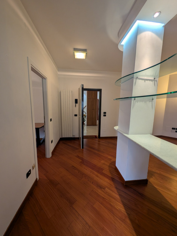 In una posizione privilegiata nel comune di Conegliano, nella zona delle piscine, proponiamo ques...