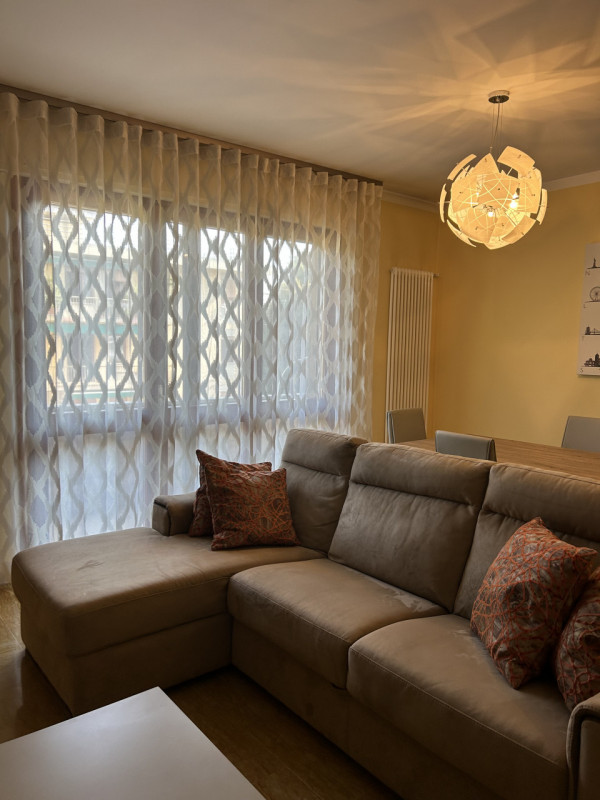 VIA PERTILE - NO STUDENTI , SOLO ALTAMENTE REFERENZIATI AFFITTASI APPARTAMENTO IN STABILE SIGNORI...