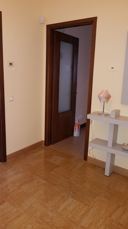 VIA PERTILE - NO STUDENTI , SOLO ALTAMENTE REFERENZIATI AFFITTASI APPARTAMENTO IN STABILE SIGNORI...