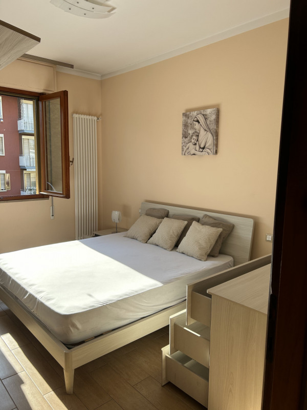 VIA PERTILE - NO STUDENTI , SOLO ALTAMENTE REFERENZIATI AFFITTASI APPARTAMENTO LIBERO DAL 01/04/2...