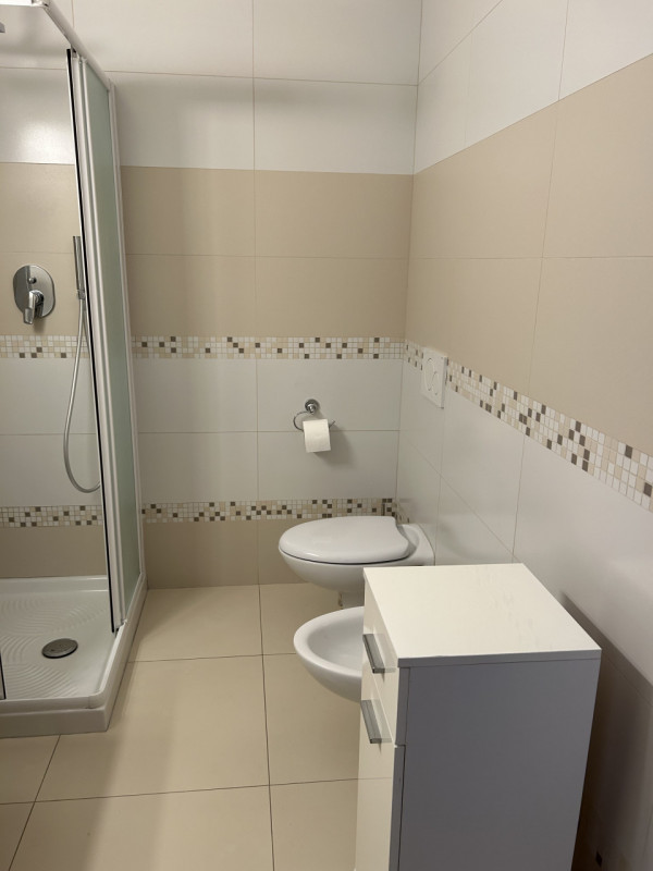 VIA PERTILE - NO STUDENTI , SOLO ALTAMENTE REFERENZIATI AFFITTASI APPARTAMENTO LIBERO DAL 01/04/2...