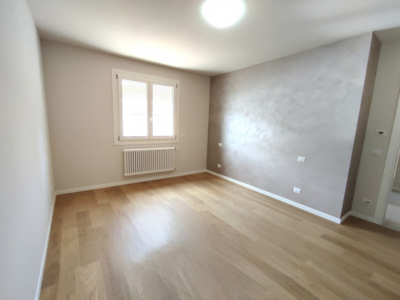 (Per INFO Mattias 3494222146 Tel e WhatsApp) A Gaiarine, in zona centrale e comoda a tutti i serv...