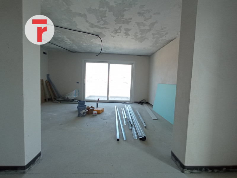 Comune di Limena, zona servita alle porte di Padova:
Condominio di poche unità abitative, realizz...