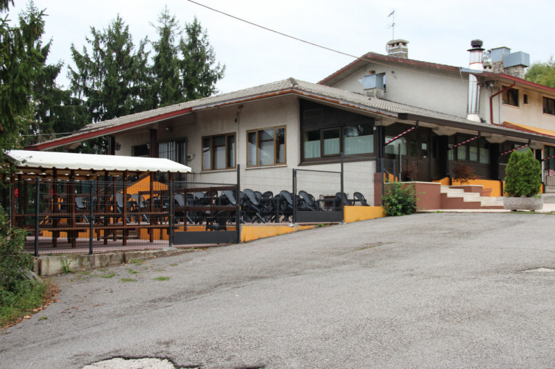 PREZZO ECCEZIONALE!! DISCO - BAR - RISTORANTE - PIZZERIA CON ABITAZIONE TRICAMERE E AMPIA AREA ES...