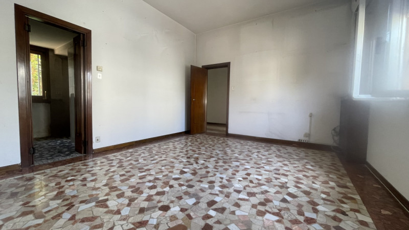 A San Giuseppe, Padova, proponiamo in vendita una bellissima porzione di trifamiliare degli anni ...