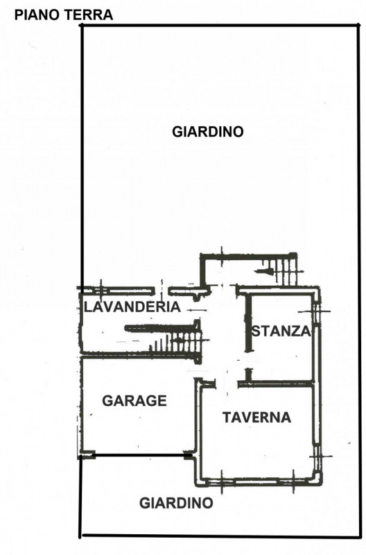 A San Giuseppe, Padova, proponiamo in vendita una bellissima porzione di trifamiliare degli anni ...
