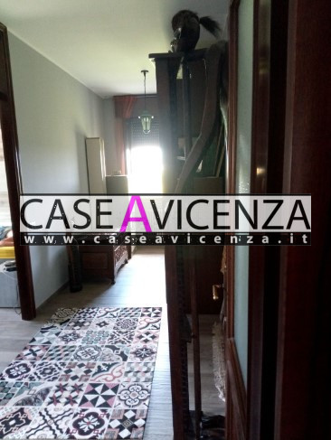 MONTEGALDELLA - C.E.G.- Questa splendida casa contemporanea si trova nel Paese di Montegaldella, ...