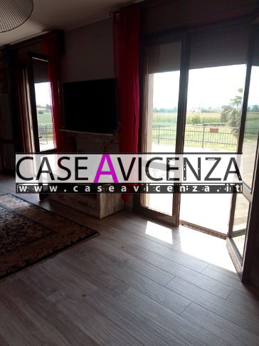 MONTEGALDELLA - C.E.G.- Questa splendida casa contemporanea si trova nel Paese di Montegaldella, ...