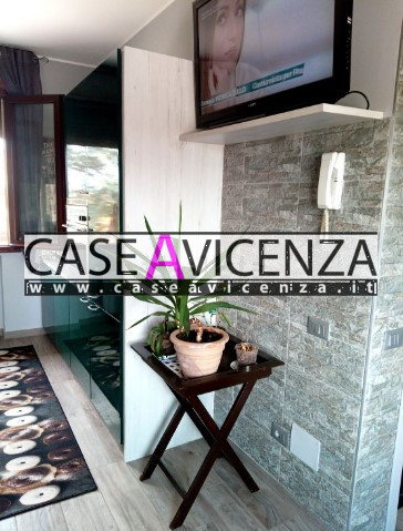 MONTEGALDELLA - C.E.G.- Questa splendida casa contemporanea si trova nel Paese di Montegaldella, ...