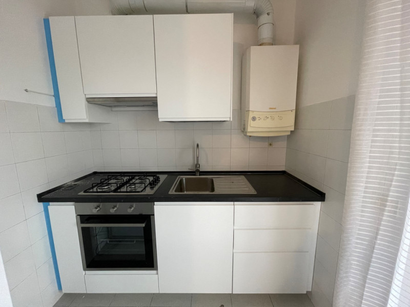 VICENZA EST: MINI APPARTAMENTO CON TERRAZZA ABITABILE E POSTO AUTO. SI VENDE LOCATO PER INVESTIME...