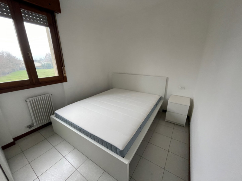 VICENZA EST: MINI APPARTAMENTO CON TERRAZZA ABITABILE E POSTO AUTO. SI VENDE LOCATO PER INVESTIME...