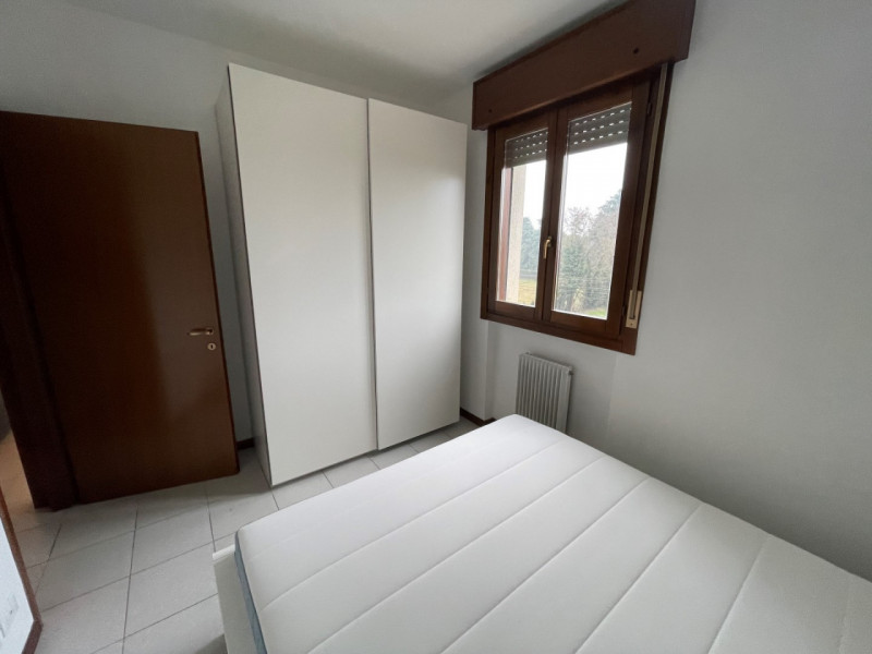 VICENZA EST: MINI APPARTAMENTO CON TERRAZZA ABITABILE E POSTO AUTO. SI VENDE LOCATO PER INVESTIME...